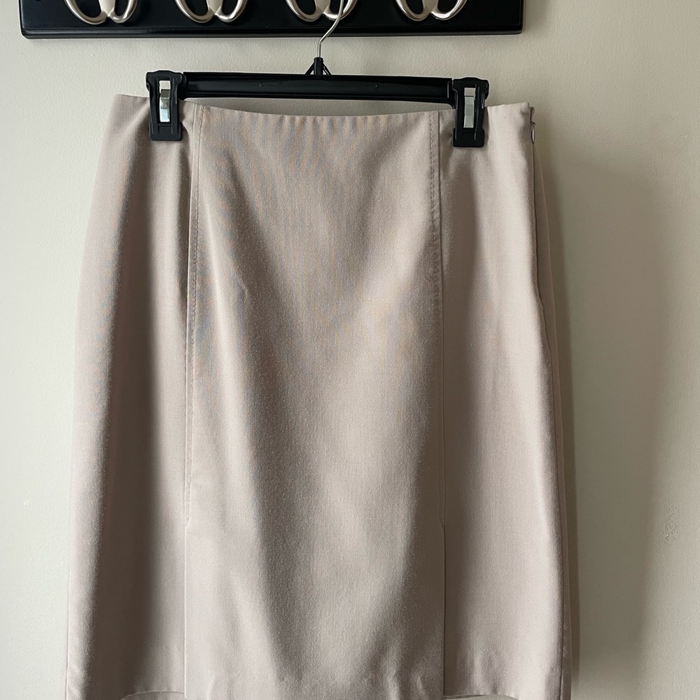 Liz Claiborne dress suit skirt, size 6